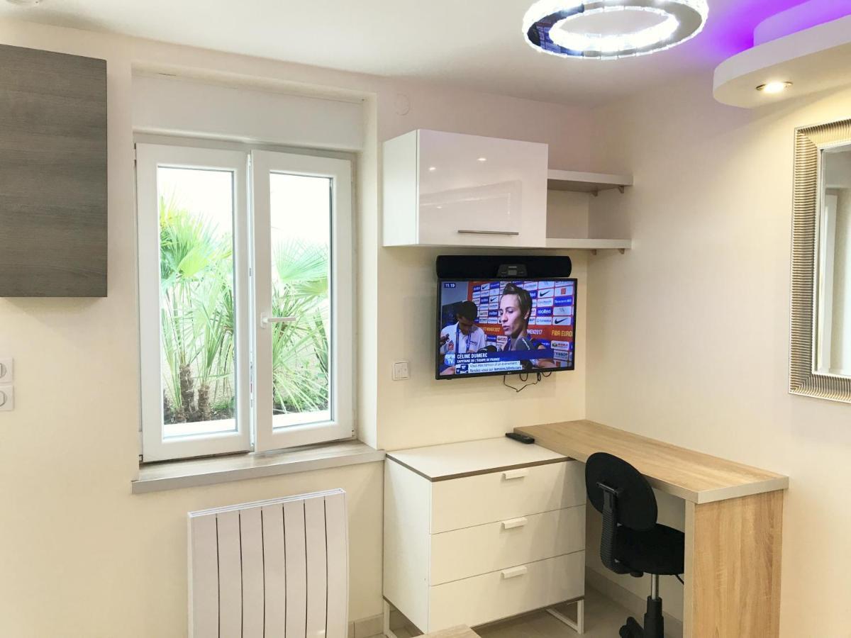 Résidence DESCHAMPS Montluçon Extérieur photo