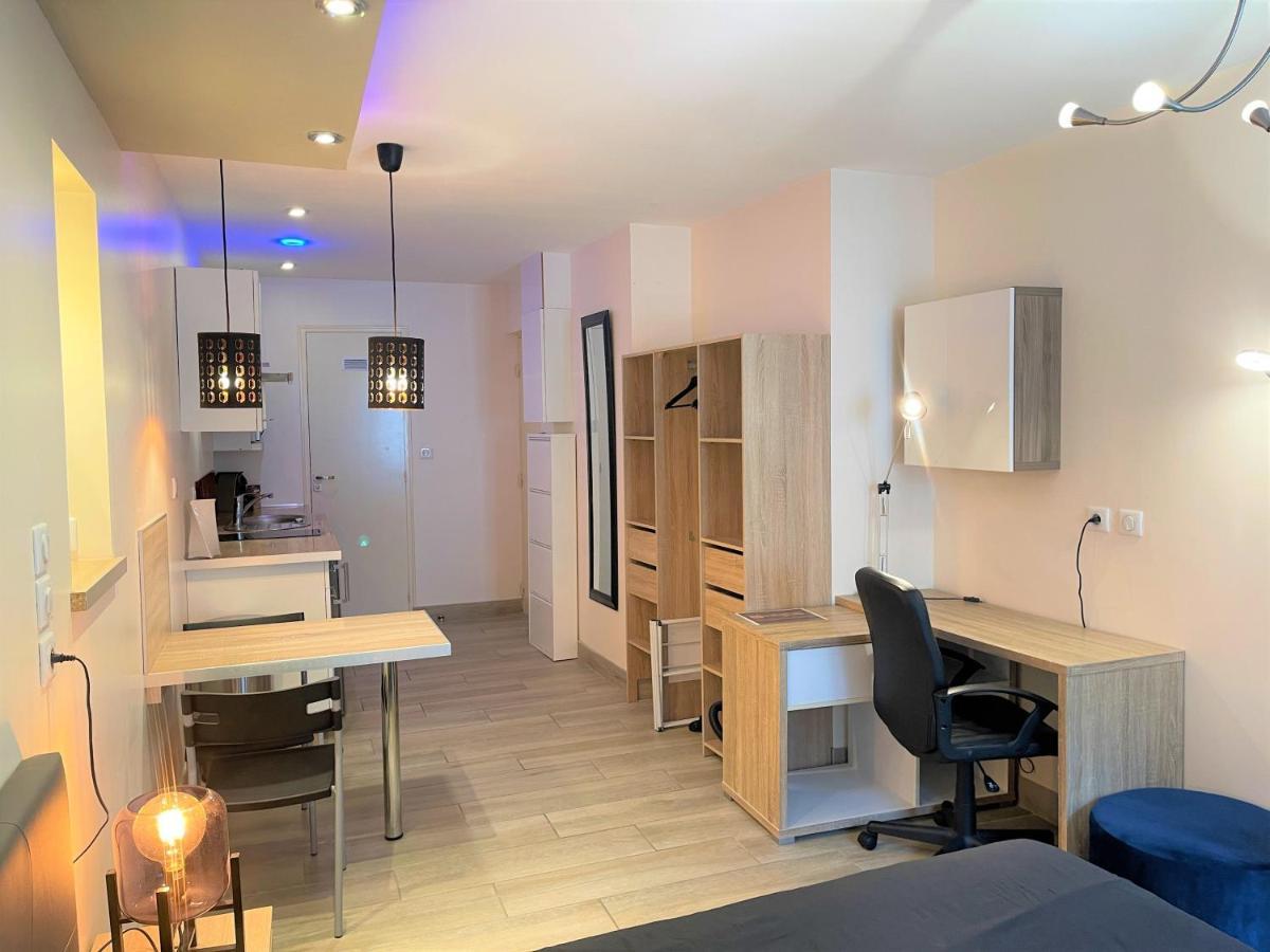 Résidence DESCHAMPS Montluçon Extérieur photo