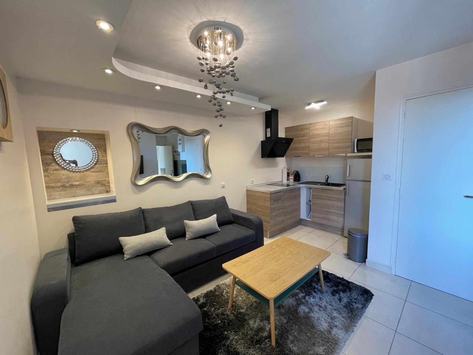 Résidence DESCHAMPS Montluçon Extérieur photo
