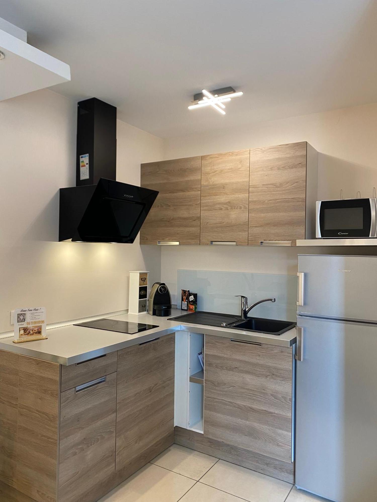 Résidence DESCHAMPS Montluçon Extérieur photo