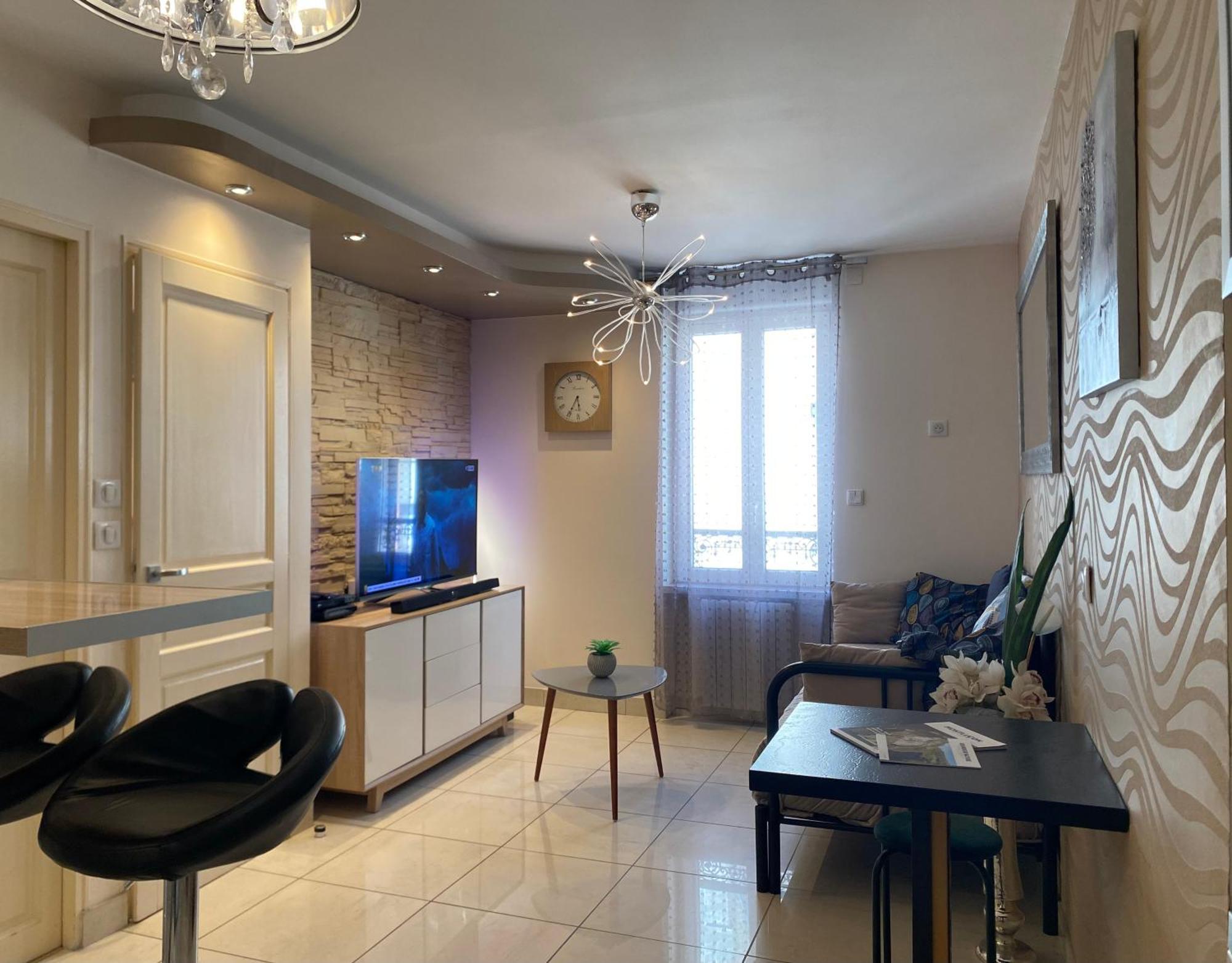Résidence DESCHAMPS Montluçon Extérieur photo