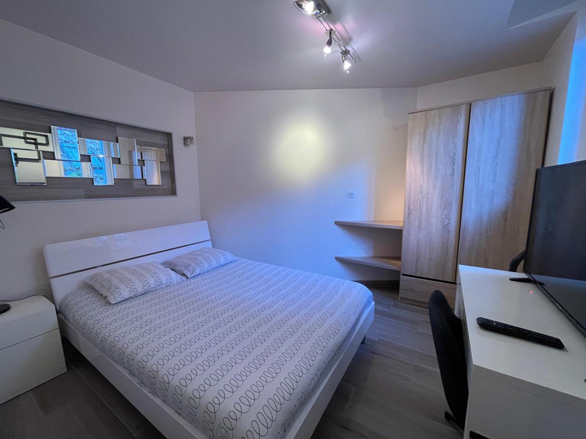 Résidence DESCHAMPS Montluçon Extérieur photo